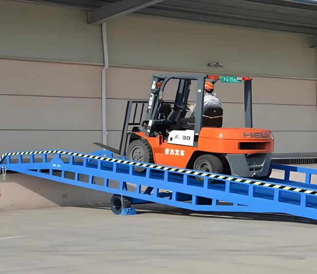 黄冈移动式卸货平台（叉车用）